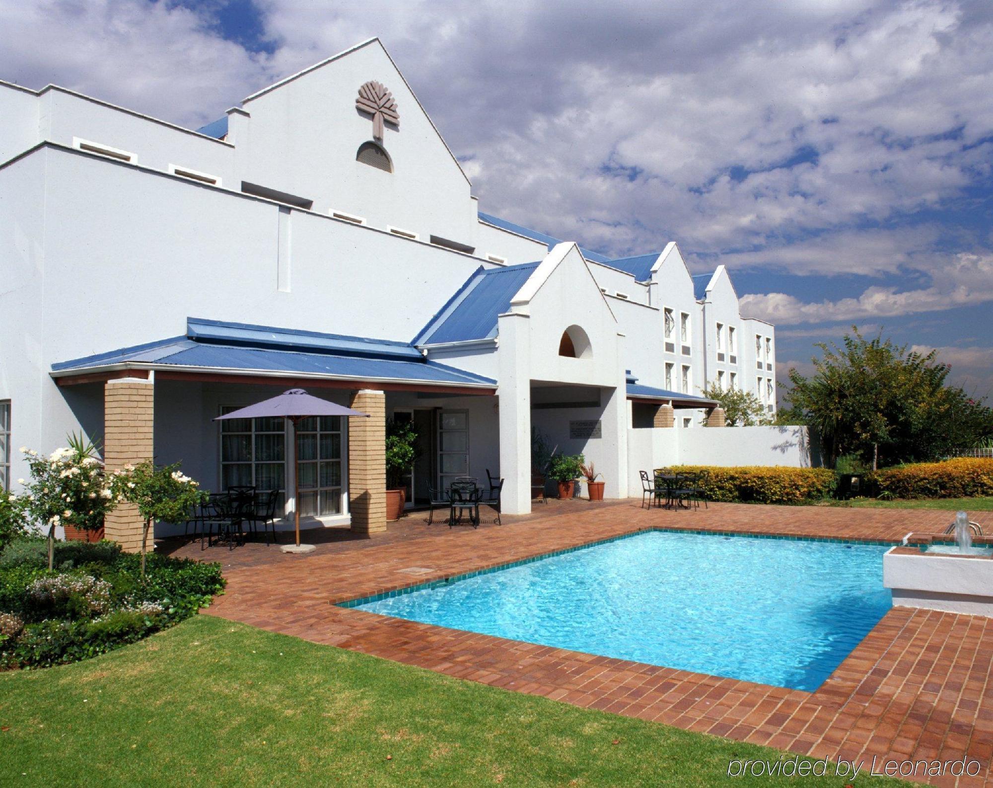 Town Lodge Mbombela Екстер'єр фото